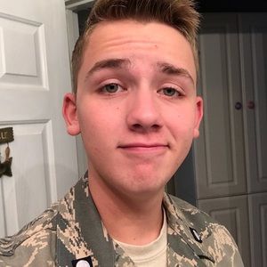 Meet your Posher, Evan